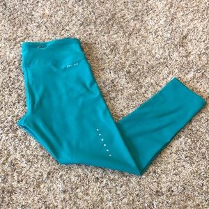 Nike running cropped tights. Like new! Sz small